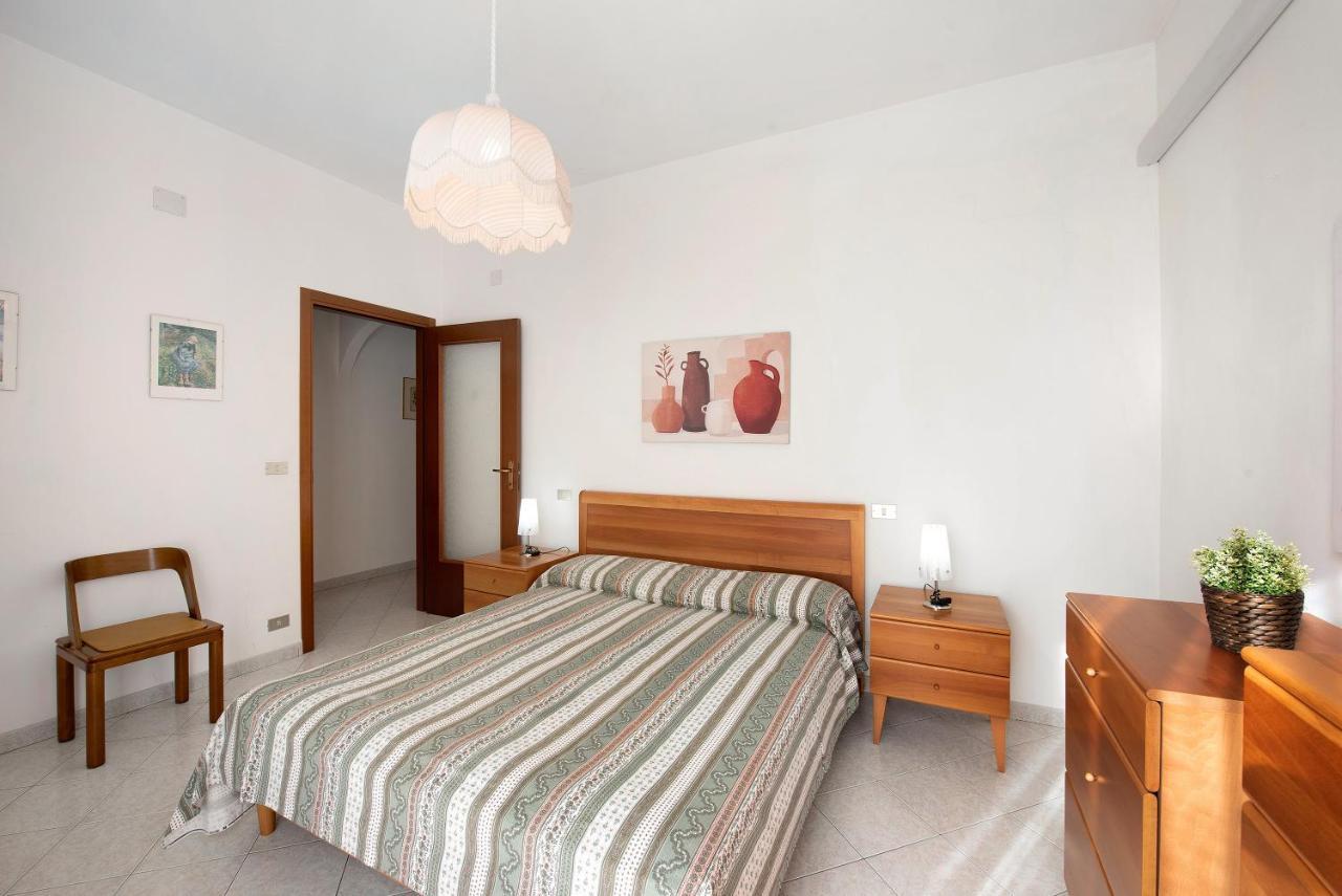 Apartamento Trilocale Mazzini Con 2 Balconi Varazze Exterior foto