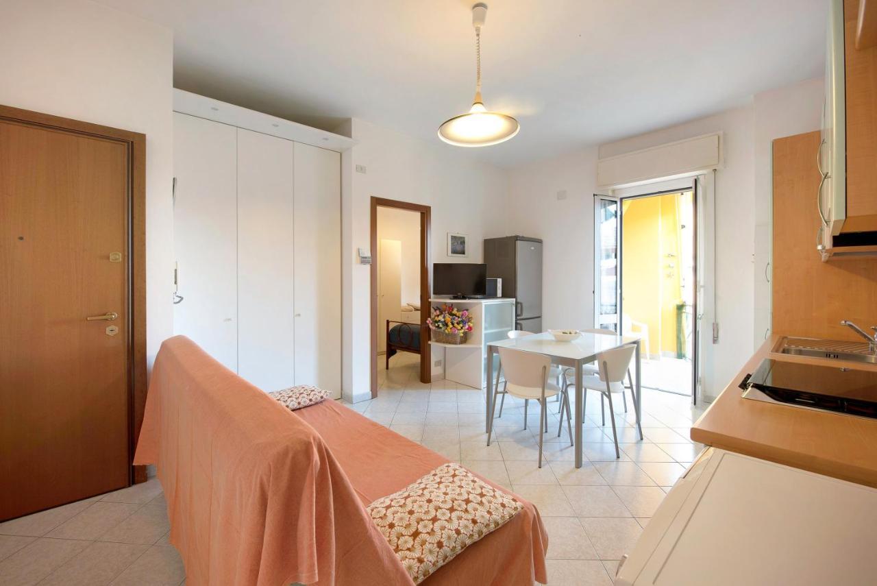 Apartamento Trilocale Mazzini Con 2 Balconi Varazze Exterior foto