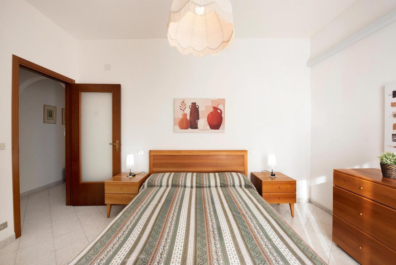 Apartamento Trilocale Mazzini Con 2 Balconi Varazze Exterior foto