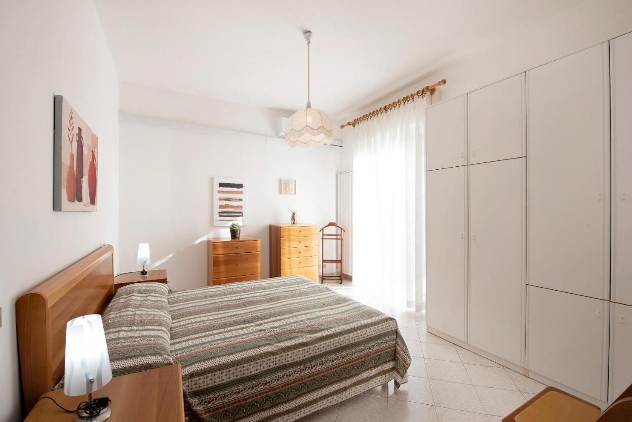 Apartamento Trilocale Mazzini Con 2 Balconi Varazze Exterior foto